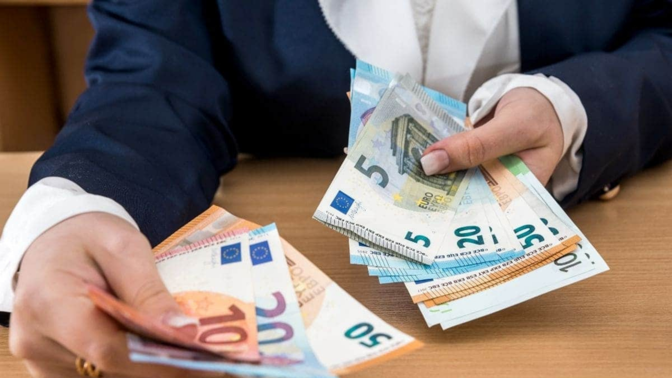 Κατακόρυφη αύξηση των νέων δανείων τον Φεβρουάριο