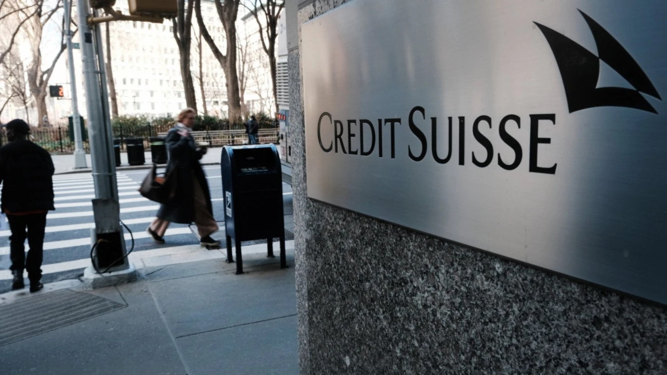 Συζητήσεις για εξαγορά της Credit Suisse από τη UBS