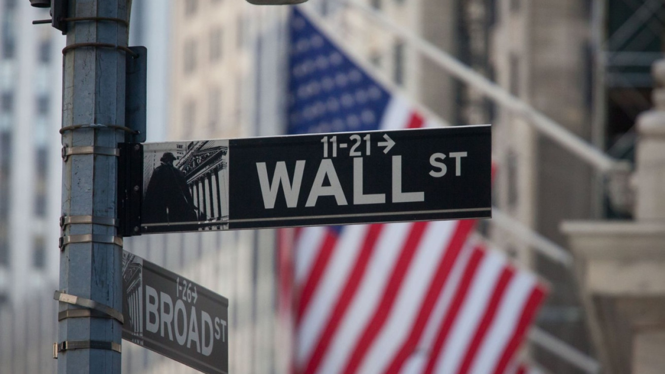Aπώλειες και πιέσεις στους δείκτες της Wall Street
