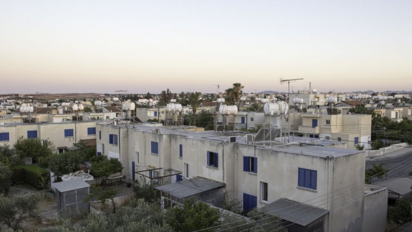 Η ΜΚΟ, η Αρχιεπισκοπή και το 1 εκατομμύριο ευρώ για τους προσφυγικούς οικισμούς