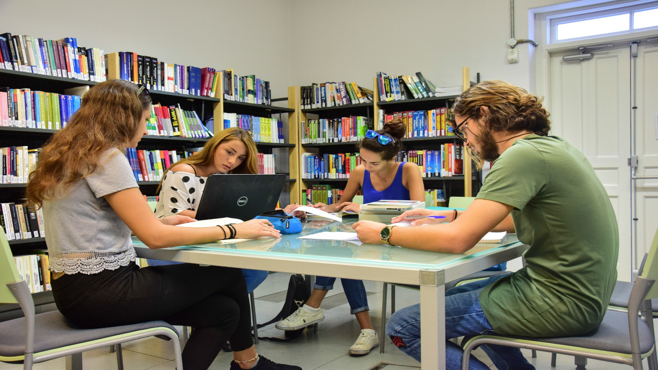 Μεγαλύτερη έκπτωση για τέλη σκυβάλων σε φοιτητές