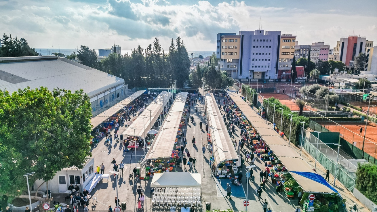 Μια σύγχρονη υπαίθρια λαϊκή αγορά δίδει πνοή στο λιανικό εμπόριο