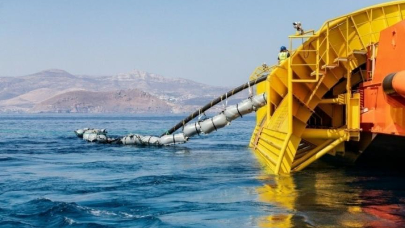 Καλώδιο: Σε τι ελπίζει η Αθήνα για να σώσει την ηλεκτρική διασύνδεση
