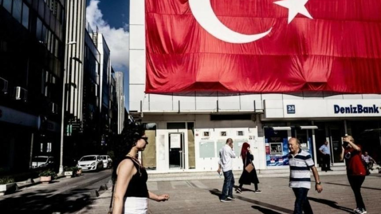 Τουρκία: Η πολιτική αβεβαιότητα «βυθίζει» την οικονομία