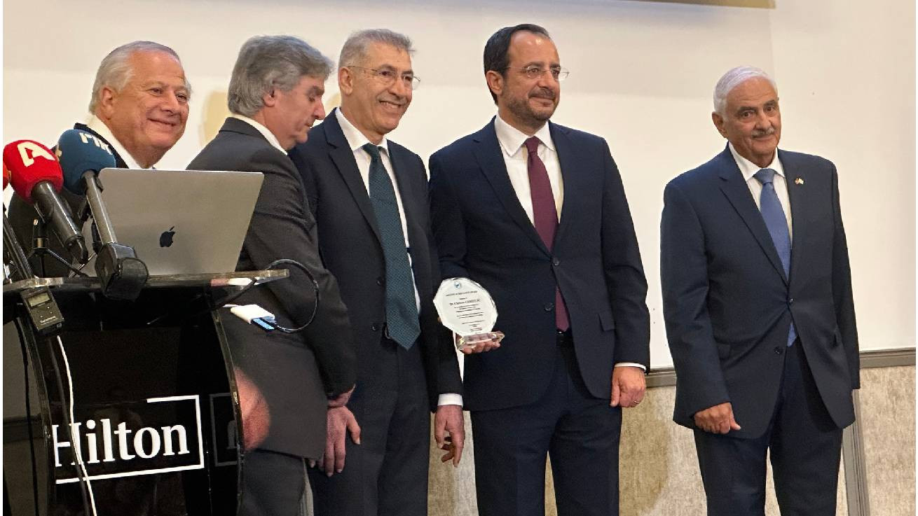Πρότυπο Προσφοράς και Αριστείας: Στον Δρα Χρίστο Χρίστου το  Lifetime Achievement Award