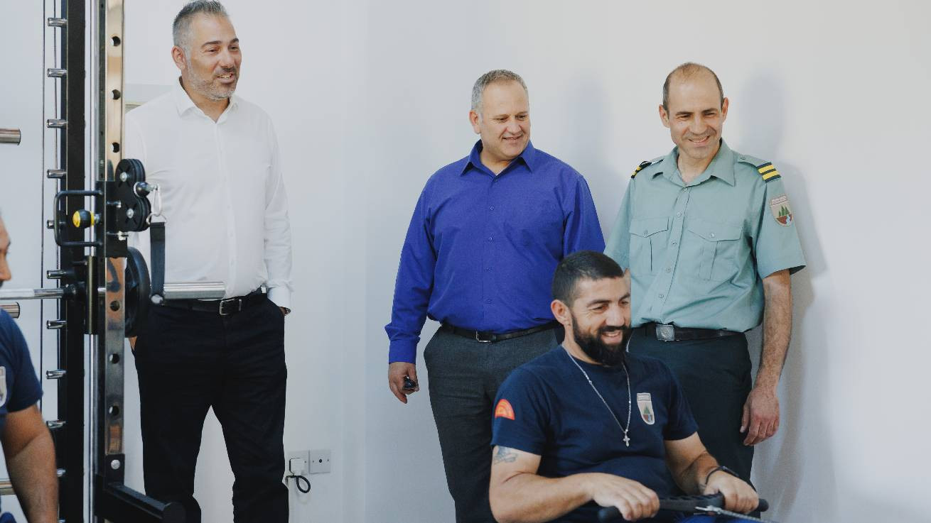 Η Stoiximan ενισχύει τον Δασοπυροσβεστικό Σταθμό Ριζοελιάς με σύγχρονο εξοπλισμό γυμναστικής