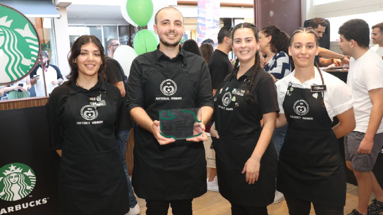 Καλοκαιρινό πάρτι με… γεύση Starbucks στις Φοινικούδες!