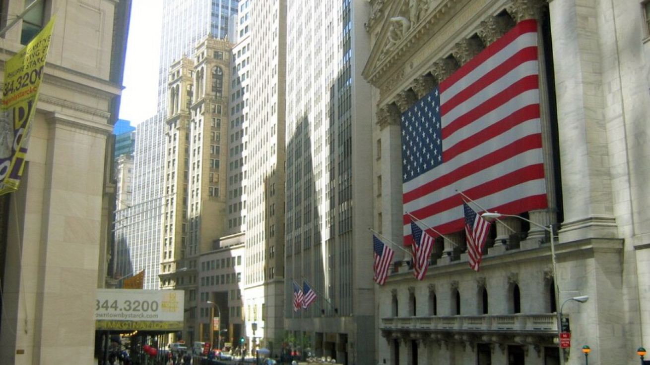 Όταν τα κράτη επενδύουν σαν κολοσσοί της Wall Street