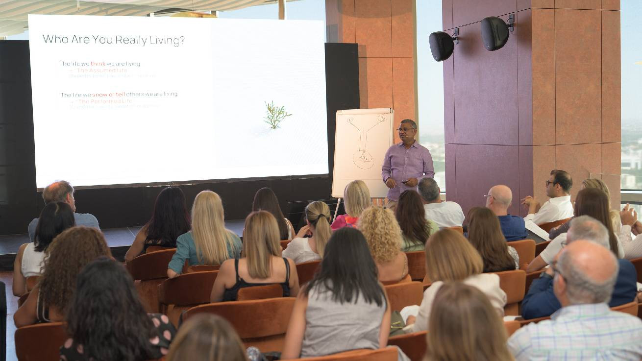 Η Κύπρος υποδέχθηκε τον Dr. Leo Rastogi σε ένα μοναδικό Masterclass προσωπικής ανάπτυξης και ευεξίας - Δείτε όλο το Άλμπουμ με τις Φωτογραφίες