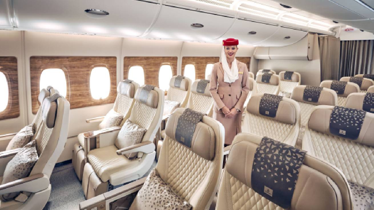 Η Emirates παρουσιάζει το ανακαινισμένο Boeing 777 στη Μαδρίτη