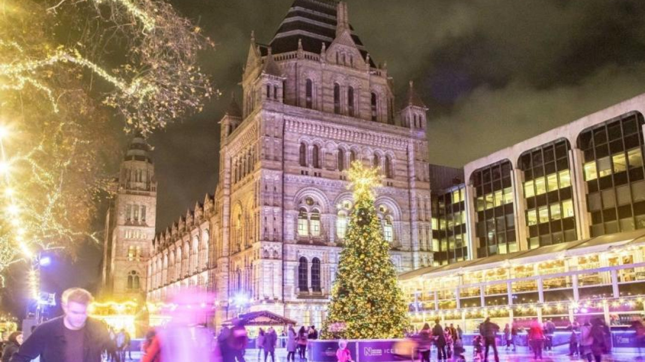 Ξεγέλασαν τουρίστες με ανύπαρκτη χριστουγεννιάτικη αγορά στα Ανάκτορα του Μπάκιγχαμ