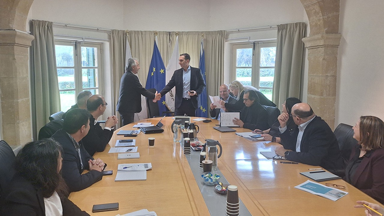 Τα είπαν ΕΤΕΚ και Υπουργός Εσωτερικών για την αδειοδότηση και τις διατηρητέες οικοδομές