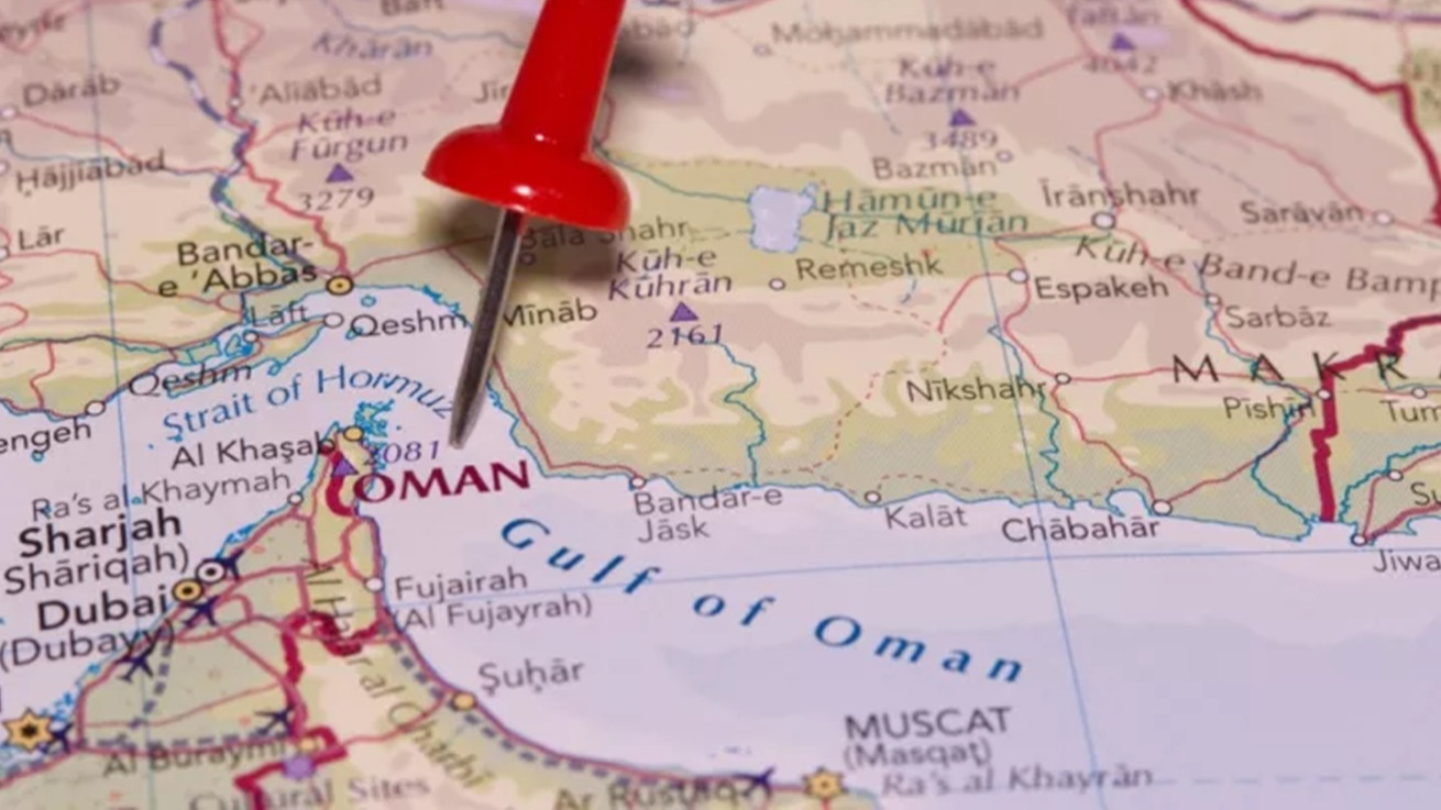 Στενά του Ορμούζ: Πώς βλέπουν οι εφοπλιστές τη λύση Τραμπ για στρατιωτική προστασία και ασφάλιση των τάνκερ