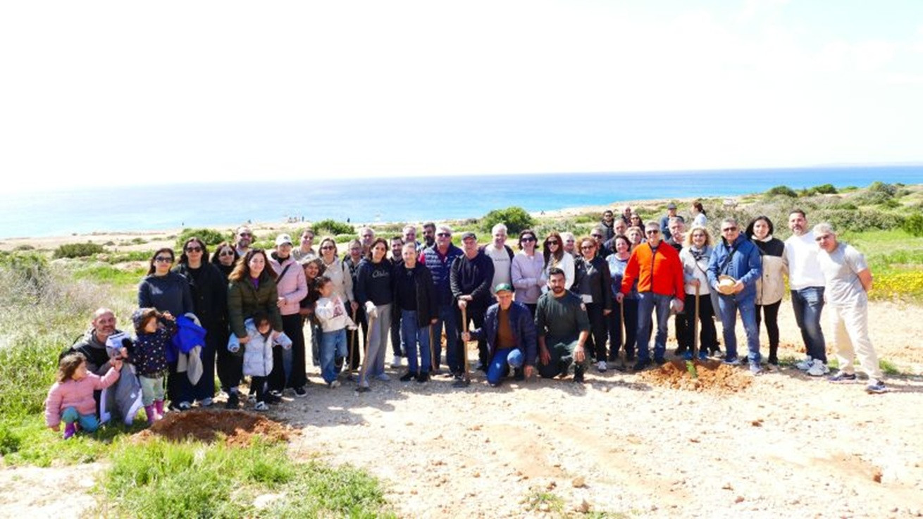 Η Universal Life προχωρά σε δεντροφύτευση στο Κάβο Γκρέκο ενισχύοντας τις δράσεις αναδάσωσης της Κύπρου