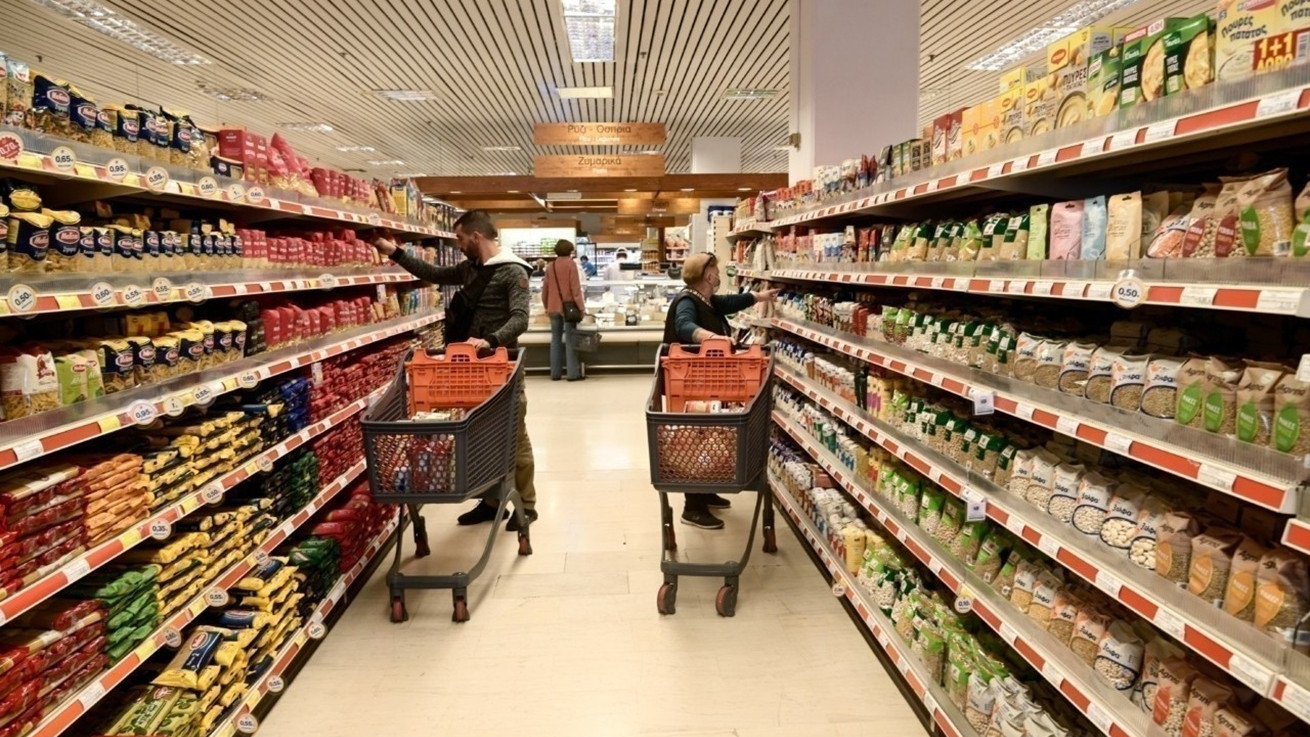 Η Ελλάδα επιβάλλει πλαφόν στα περιθώρια κέρδους σε καύσιμα και σούπερ μάρκετ