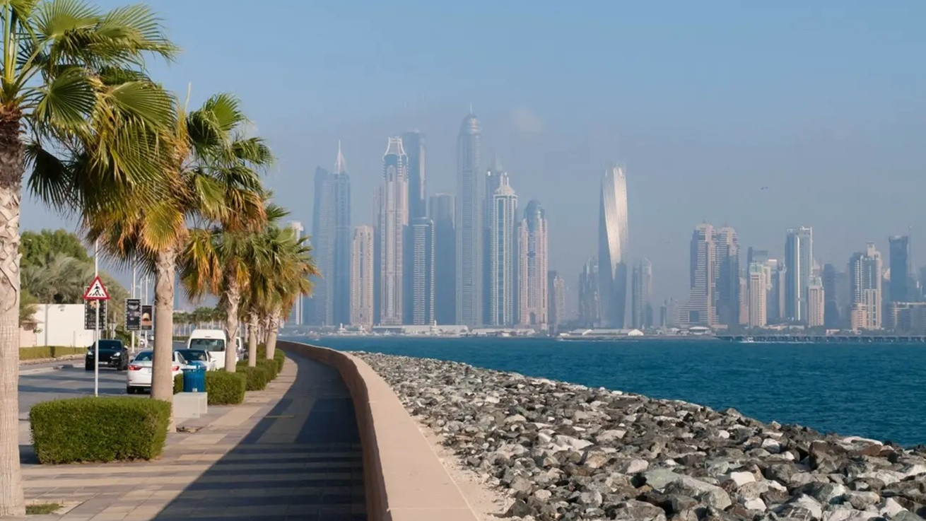 Ντουμπάι: Πώς ο πόλεμος στο Ιράν φέρνει εκπτώσεις στις υπηρεσίες και μειώνει τις τιμές