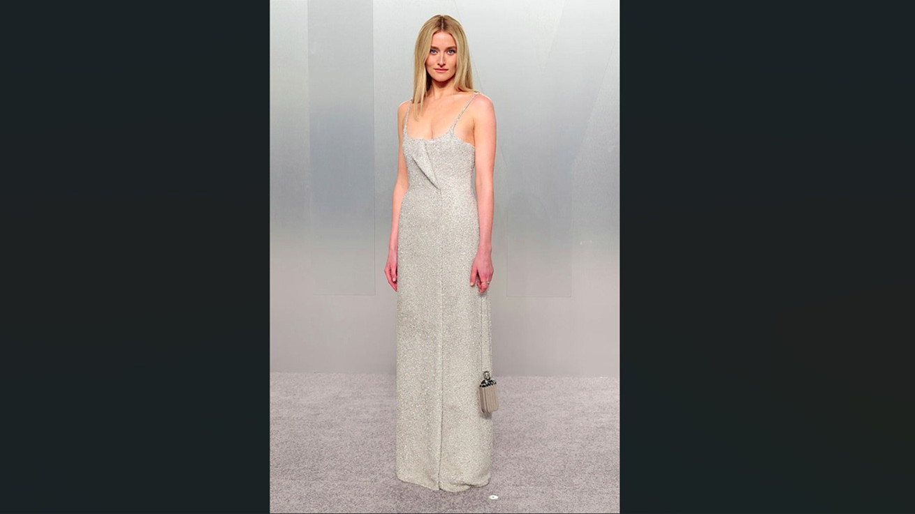 Η Calvin Klein έντυσε τη Sarah Pidgeon για το Vanity Fair Oscars Party 2026