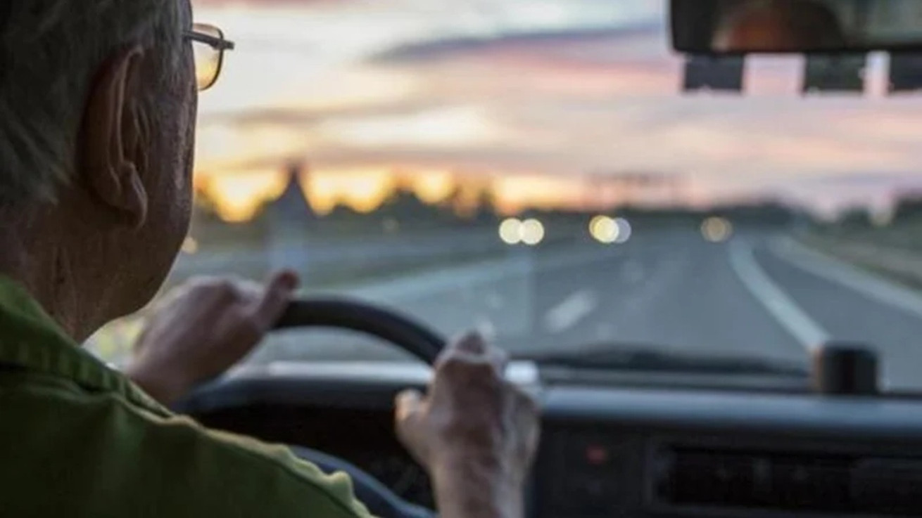 Πέρασε ομόφωνα η αναπομπή για τον νόμο ασφάλισης οχημάτων