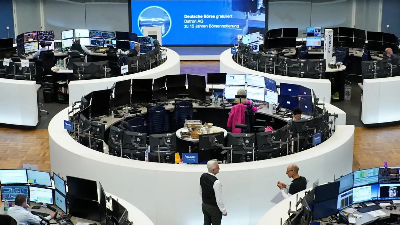 Eυρωπαϊκές αγορές: Μεικτά πρόσημα με το βλέμμα στον πόλεμο ΗΠΑ-Ιράν