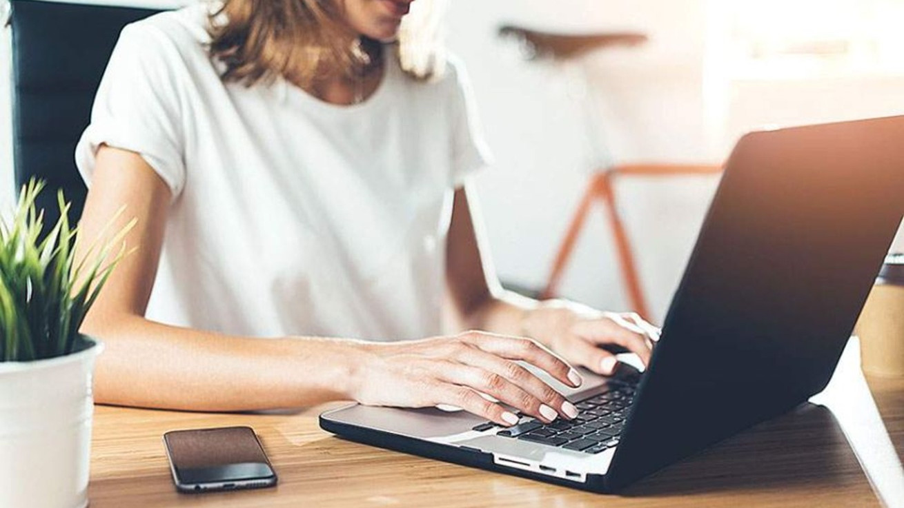 Επιμένει η ΕΕ: Τηλεργασία μία ημέρα την εβδομάδα