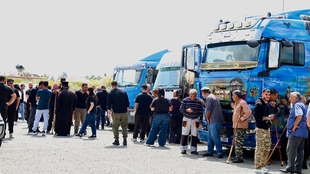 Διαμαρτυρία Κτηνοτρόφων: Έκλεισαν τον κυκλικό κόμβο Ριζοελιάς και το λιμάνι Λάρνακας