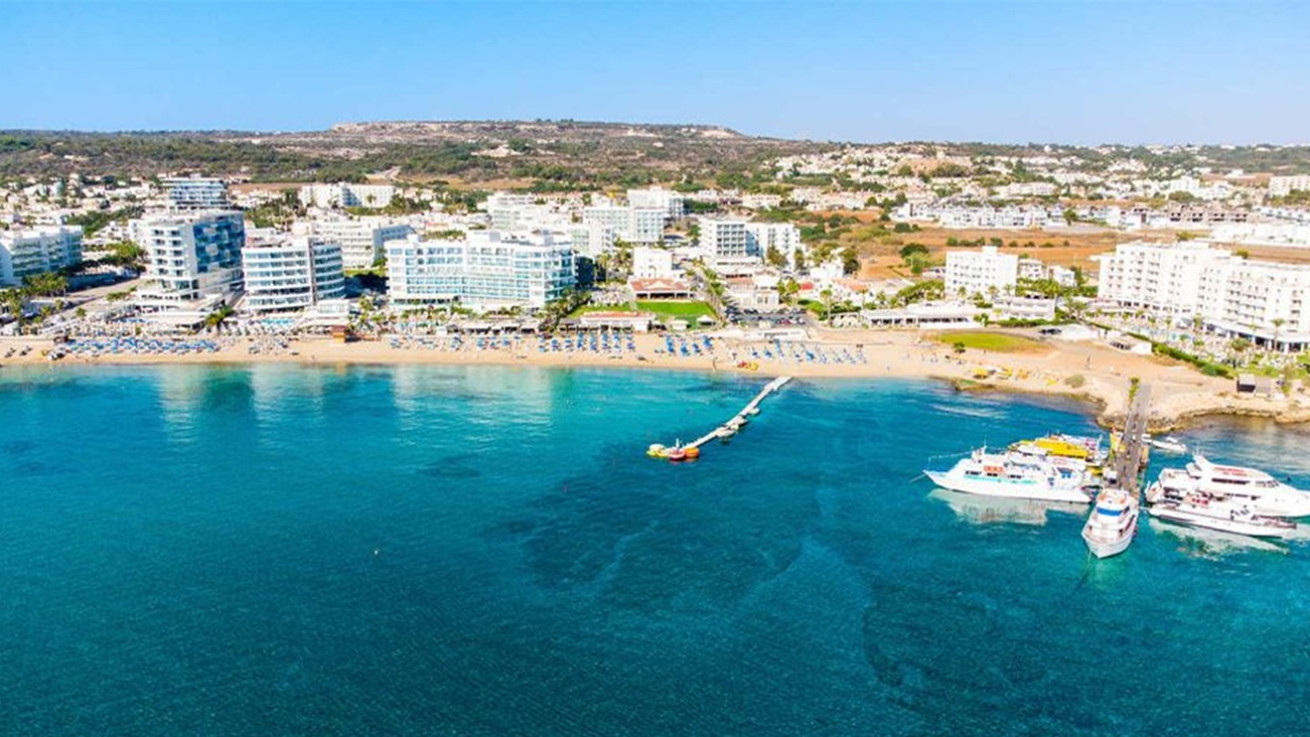 Θετικά νέα για Τουρισμό - 9 χώρες βελτίωσαν ταξιδιωτικές οδηγίες για την Κύπρο