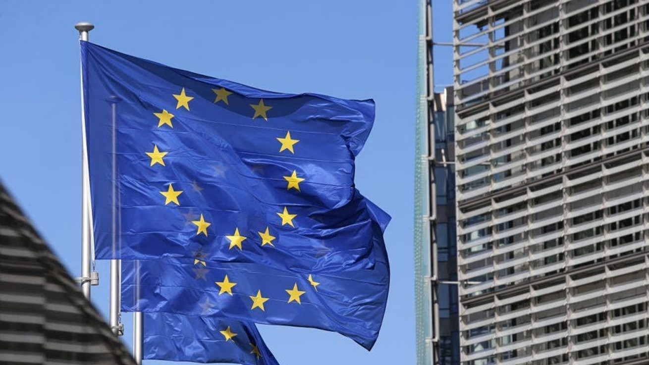 ΕΕ: «Λευκός καπνός» για την εμπορική συμφωνία με τις ΗΠΑ