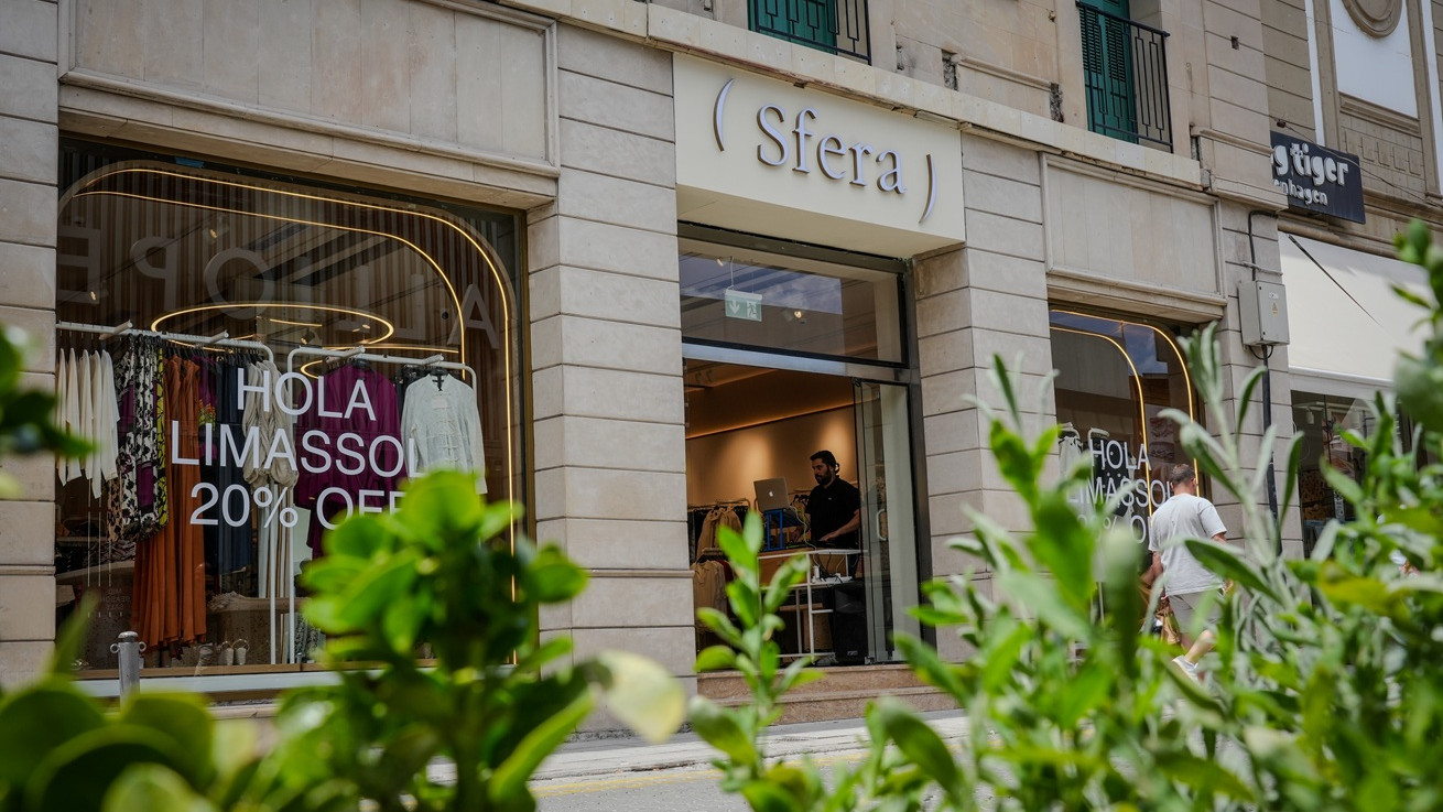 Το fashion brand Sfera ανοίγει νέο flagship κατάστημα στην οδό Ανεξαρτησίας στη Λεμεσο