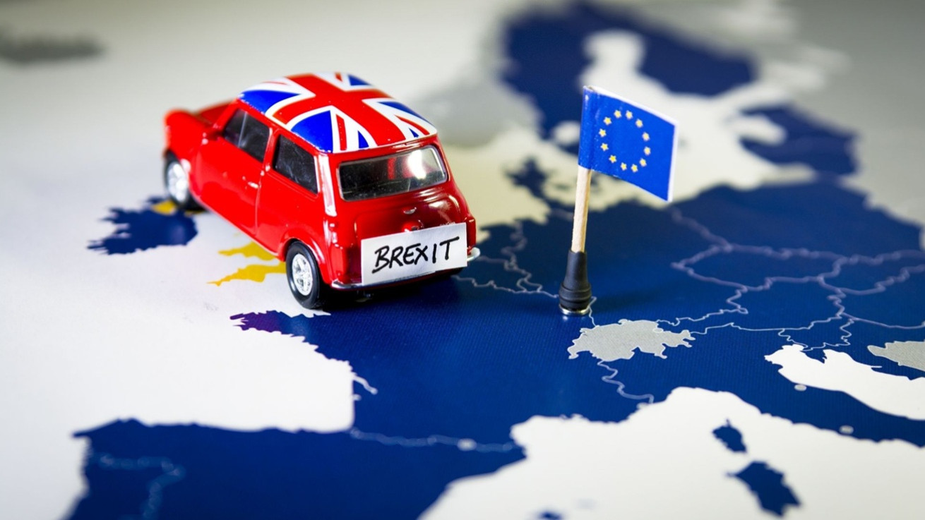 Δέκα χρόνια μετά το Brexit η Βρετανία μετρά το κόστος – Από 2% έως 4% η απώλεια του ΑΕΠ