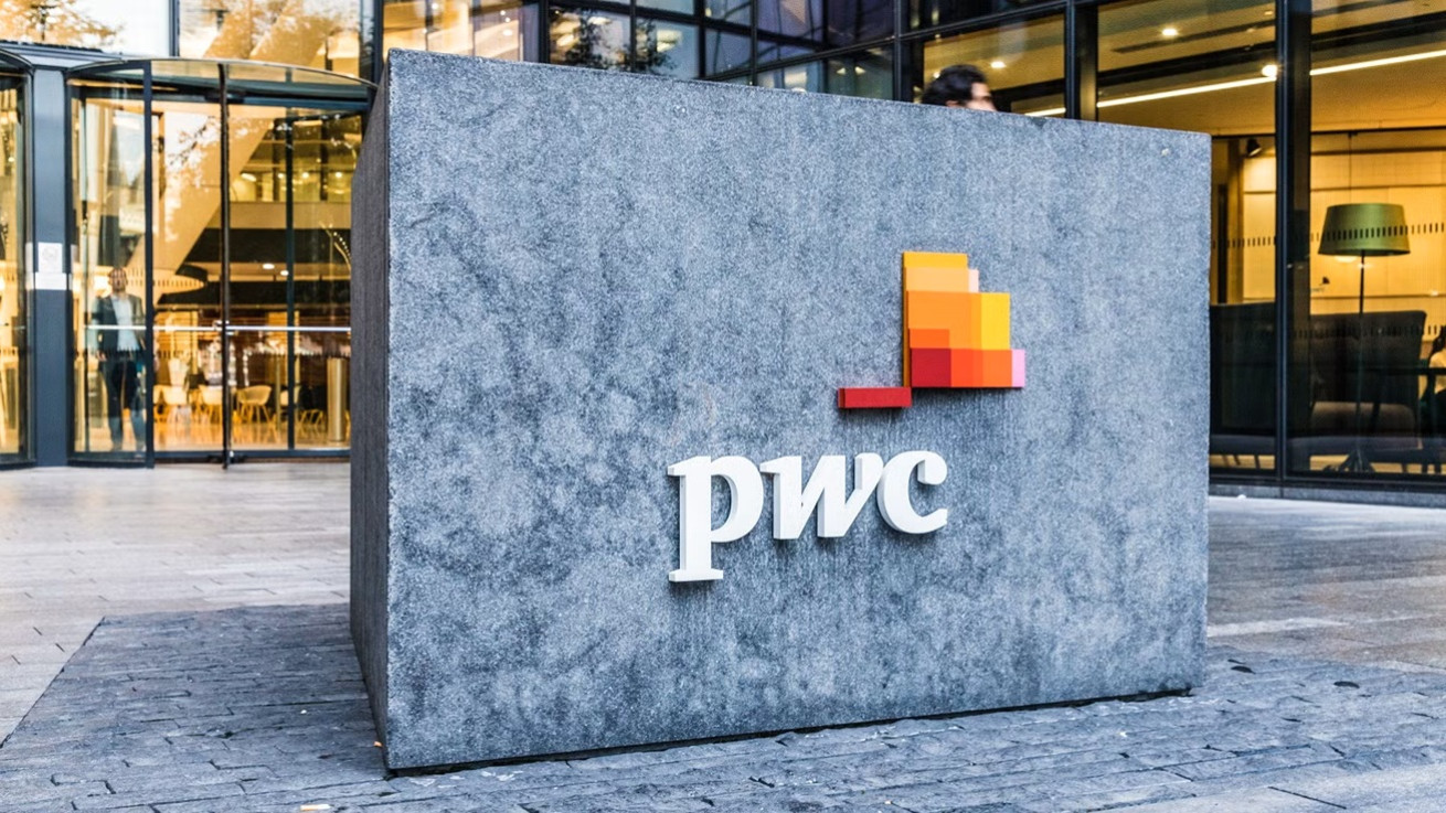 PwC AI Jobs Barometer 2026: Η Τεχνητή Νοημοσύνη αναδιαμορφώνει την παγκόσμια αγορά εργασίας επιβραβεύοντας τις ανθρώπινες δεξιότητες
