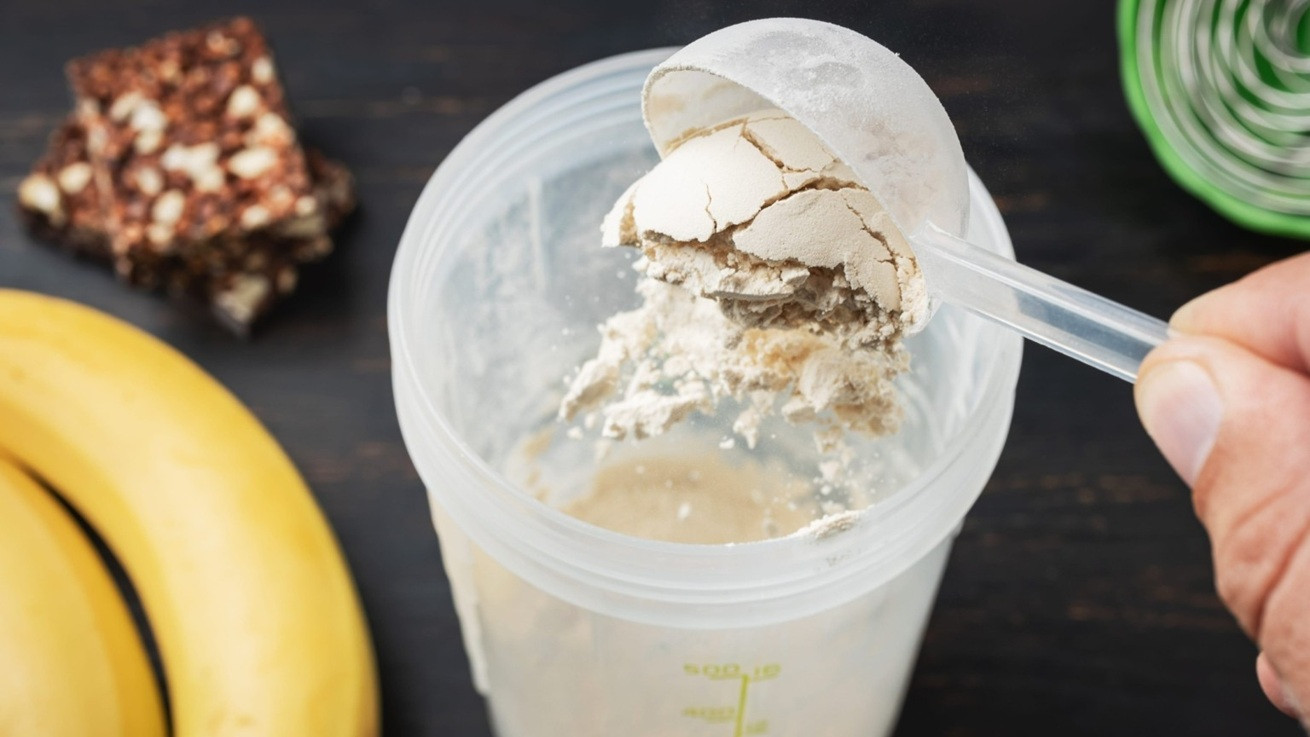 Whey Protein: Η «μανία» με την πρωτεΐνη φέρνει ελλείψεις – Εκτοξεύεται η ζήτηση λόγω fitness και φαρμάκων αδυνατίσματος