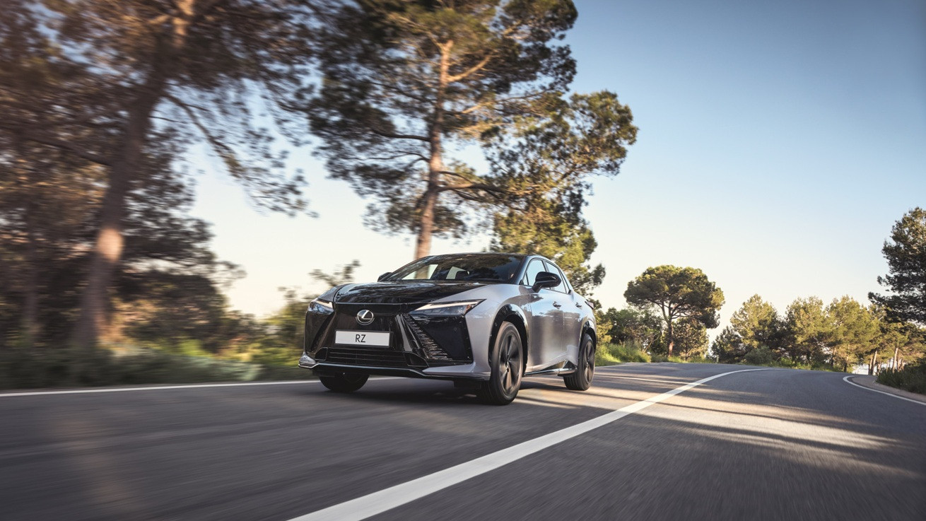 Η Lexus φέρνει το χειροκίνητο κιβώτιο στην εποχή της ηλεκτροκίνησης