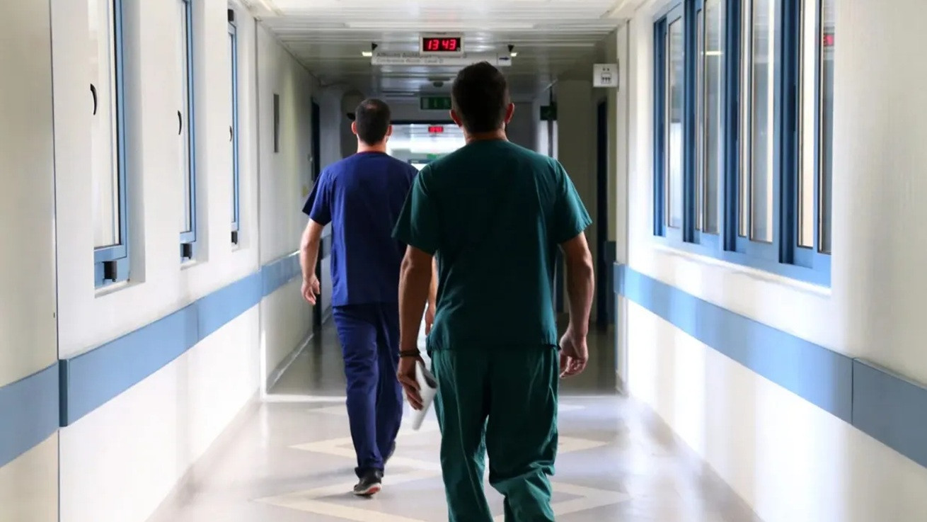 «Φωνές» για έλλειψη νοσηλευτών: «Πόσες μελέτες ακόμα θα περιμένουμε για να ληφθούν αποφάσεις;»