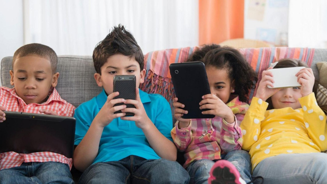 Τέλος στα social media για παιδιά κάτω των 15 ετών – Το Σχέδιο Δράσης του Υπουργικού