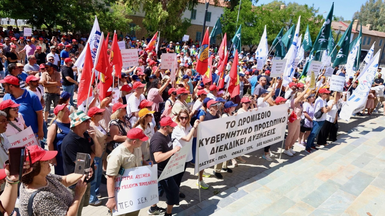 Επί τάπητος τα θέματα του ωρομίσθιου κυβερνητικού προσωπικού σε συνάντηση συντεχνιών με ΠτΔ