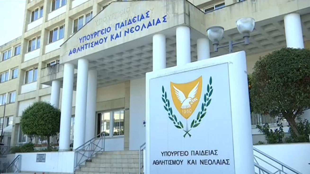 Η υλοποίηση συνεχίζεται χωρίς εκπτώσεις στις προδιαγραφές, απαντά το ΥΠΑΝ