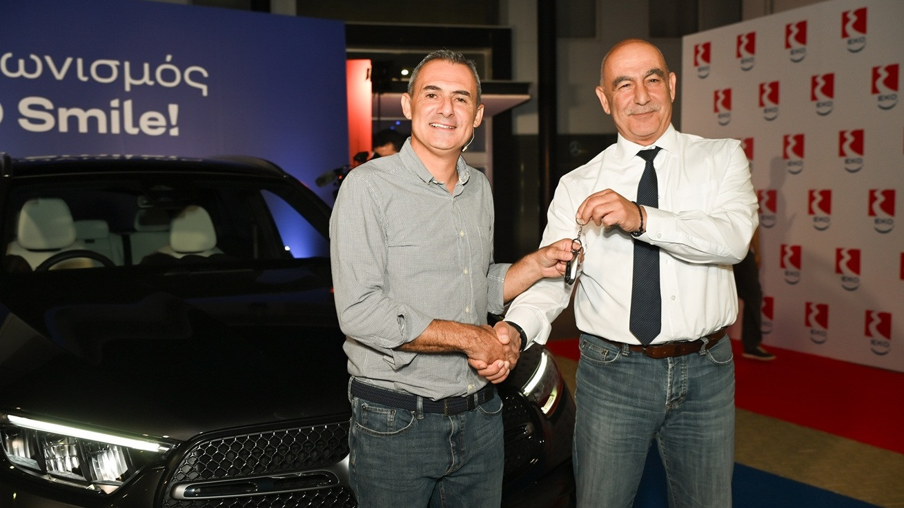 Διαγωνισμός Smile & Win: Ο τρίτος νικητής έφυγε με μία Mercedes-Benz GLC 300e!