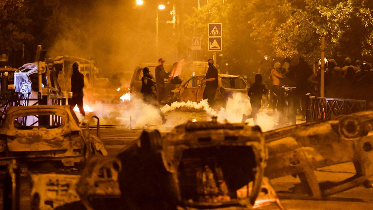 Αυστηρά μέτρα ασφαλείας μετά τις λεηλασίες στη Γαλλία – Ζημιές 1,2 δισ. ευρώ και φόβος νέας έκρηξης