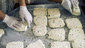 Ικανοποίηση αιγοπροβατοτρόφων από τη γνωμάτευση για το χαλλούμι