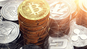 Νέο χαμηλό – ρεκόρ για το Bitcoin – Γιατί κατρακυλούν τα κρυπτονομίσματα