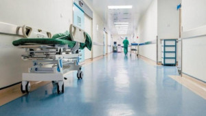 Ο ΟΚΥπΥ βάζει στο τραπέζι το ενδεχόμενο παράτασης της κρατικής χορηγίας στα νοσοκομεία – Τι απαντά το Υπουργείο Υγείας