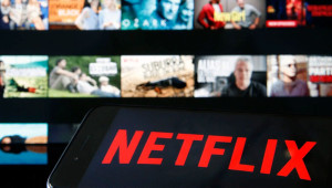 Netflix: Έρχεται φθηνότερο συνδρομητικό πακέτο με διαφημίσεις – Ενώνει δυνάμεις με τη Microsoft