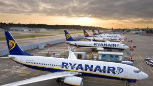 Γιατί η Ryanair κλείνει τη βάση της στην Αθήνα για το χειμώνα