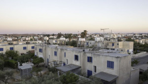 Η ΜΚΟ, η Αρχιεπισκοπή και το 1 εκατομμύριο ευρώ για τους προσφυγικούς οικισμούς