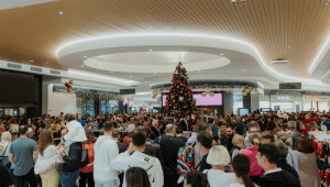 Το Metropolis Mall και το Πανεπιστήμιο UCLan Cyprus διοργάνωσαν μια λαμπερή τελετή φωταγώγησης