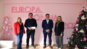 Γαλακτοβιομηχανία ΑΛΑΜΠΡΑ - Υπεραγορές ΑΛΦΑΜΕΓΑ: Παρέδωσαν επιταγή στην Europa Donna Κύπρου
