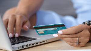 Περισσότεροι από τους μισούς στην Κύπρο έκαναν online τις αγορές τους