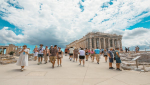 Ρεκόρ εισπράξεων για την Ελλάδα φέτος από τον τουρισμό