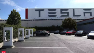 H Tesla θα απολύσει πάνω από το 10% του προσωπικού, καθώς οι πωλήσεις μειώνονται