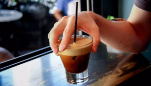 Ο καφές θα σερβίρεται «πικρός» στους καταναλωτές